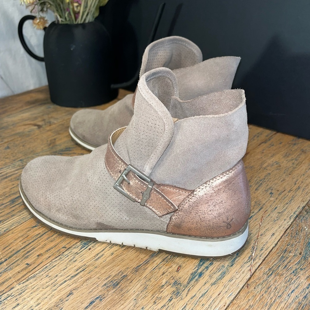 EMU Australia Taupe Suede Ankle Boots – Size 8 - Picture 6 of 10